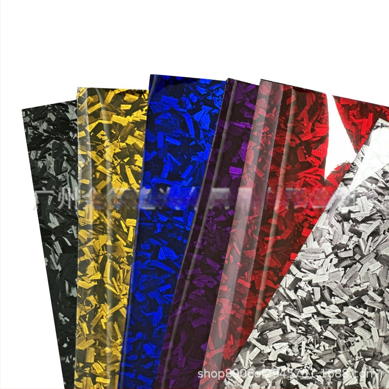 Automobiļu apklājošā folija – PVC pamatne, pielāgojama, universāla visam auto korpusam, oglekļa šķiedras tekstūra, krāsu maiņas plēve