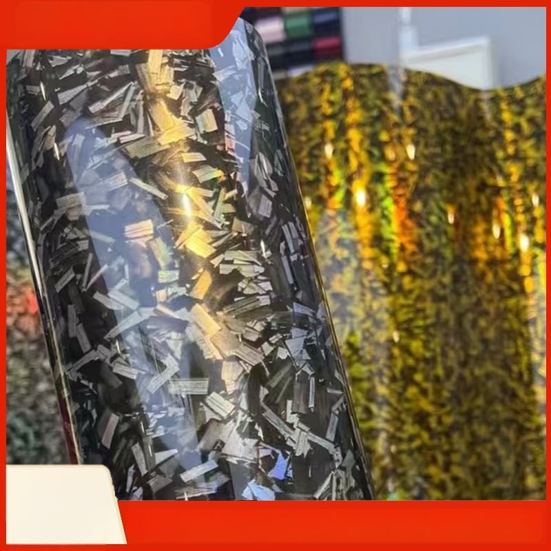 Автомобилен интериорен филм за защита с флорална карбонова текстура (гъвкав базов слой; PVC материал; 2-годишна гаранция; лесна инсталация с канали за отстраняване на въздуха; UV устойчиво покритие)