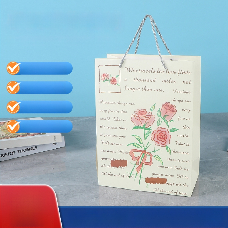 Ajándéktáska kraft papírból, kézitáska formájú, forró nyomtatás és laminálás, logónyomtatás, alkalmas ajándékokra