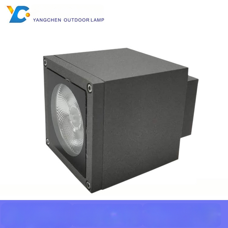 Korpus kvadratne stropne lampe, vanjska vodootporna kućišta od lijevanog aluminija, 95×95