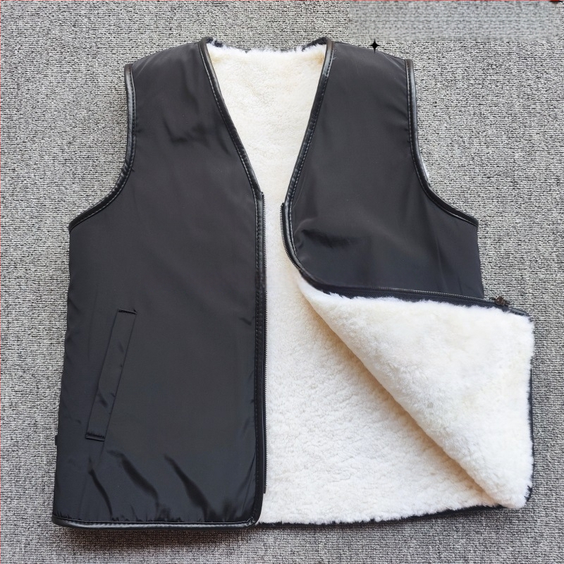 Жилет от зайче козина, качулка, V-образно деколте, едностранно закопчаване, зимна топлина