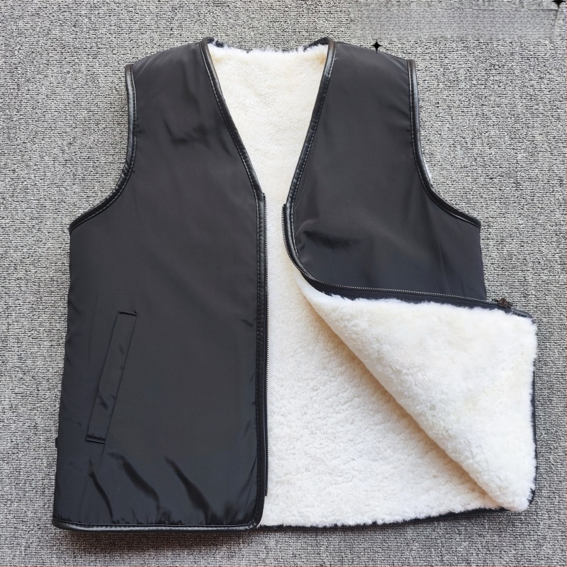 Жилет от зайче козина, качулка, V-образно деколте, едностранно закопчаване, зимна топлина