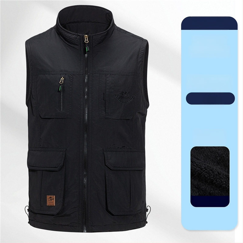 Мъжко подплатено пухено яке-жилет с качулка, стояща яка и двойно закопчаване; материя зайчи косъм