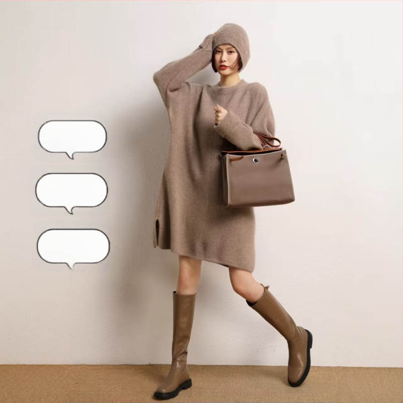 Moteriška kašmyro megztinė-suknelė laisvo kirpimo, ilga, apvalus kaklas, su įpjova, 30–50% kašmyro turinys