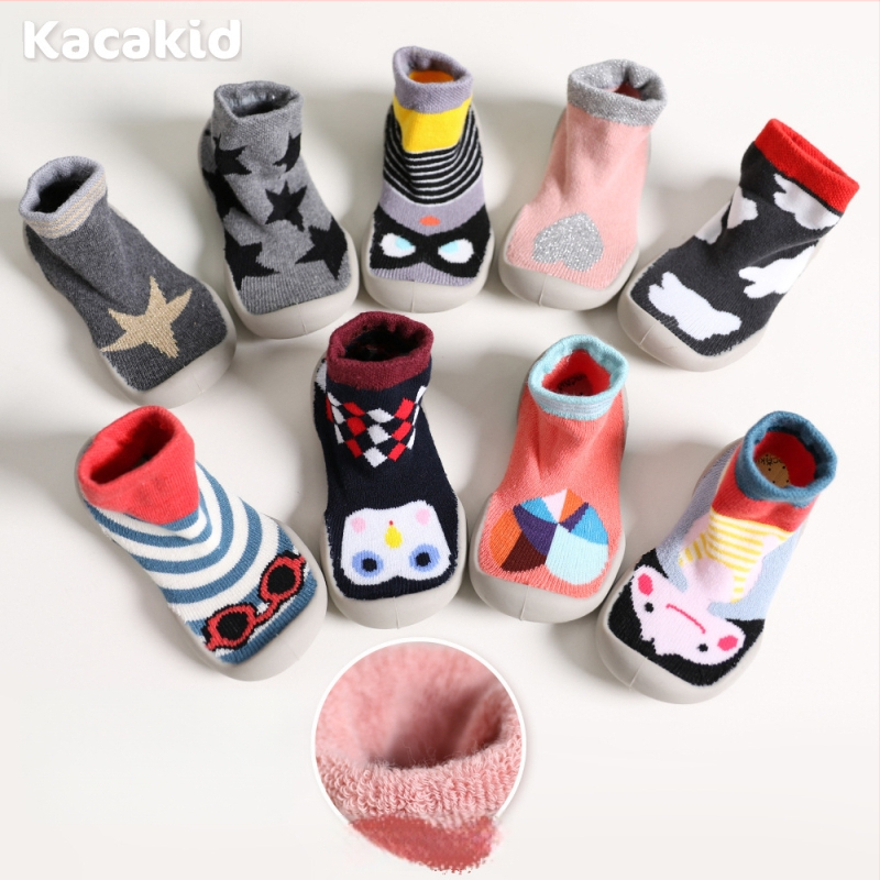 Libisemiskindlad talvised siseruumide kingad beebidele ja väikelastele – puuvillane materjal, triibuline ja karikatuur kujundus, 1–3 aastat