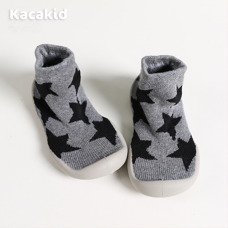 Libisemiskindlad talvised siseruumide kingad beebidele ja väikelastele – puuvillane materjal, triibuline ja karikatuur kujundus, 1–3 aastat