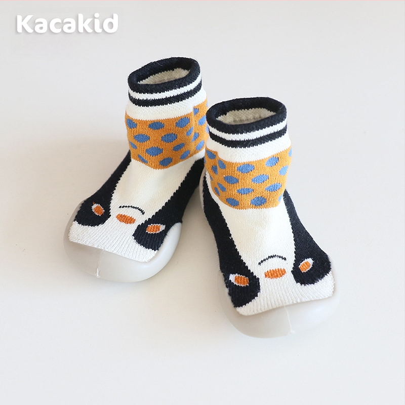 Libisemiskindlad talvised siseruumide kingad beebidele ja väikelastele – puuvillane materjal, triibuline ja karikatuur kujundus, 1–3 aastat