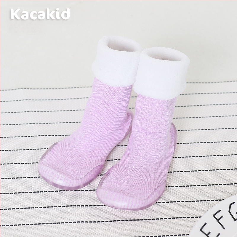 Libisemiskindlad talvised siseruumide kingad beebidele ja väikelastele – puuvillane materjal, triibuline ja karikatuur kujundus, 1–3 aastat