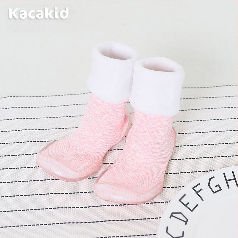 Libisemiskindlad talvised siseruumide kingad beebidele ja väikelastele – puuvillane materjal, triibuline ja karikatuur kujundus, 1–3 aastat