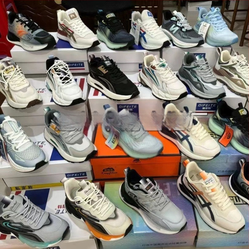 Pantofi de alergare cu partea superioară din plasă, branț EVA, talpă din spumă, model dungat, închidere cu șireturi