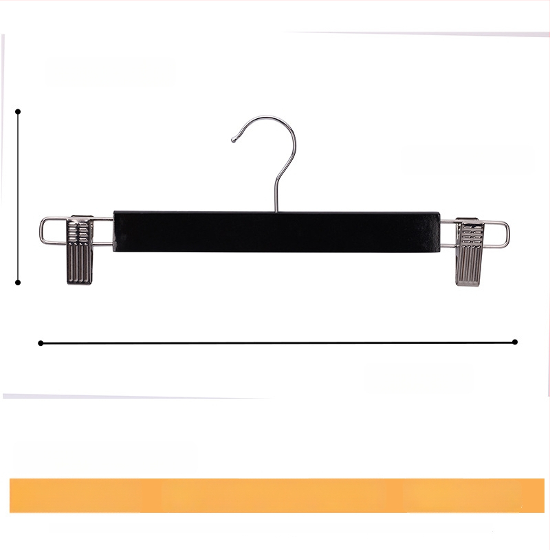 Masyvaus medžio drabužių pakabiklis su plokščiu kabliu, įdubos anti-slip juostelė, abiejų pusių briaunos, be įbrėžimų – modelis CJWMC23