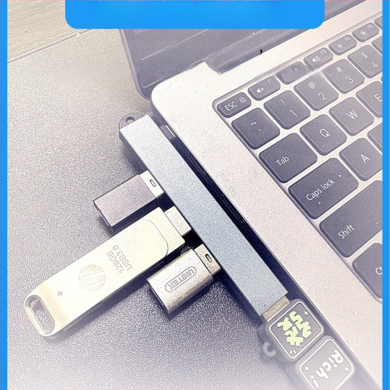 USB-C докинг станция за лаптопи, алуминиева сплав, USB 3.0, до 5 Gbps, без външно захранване
