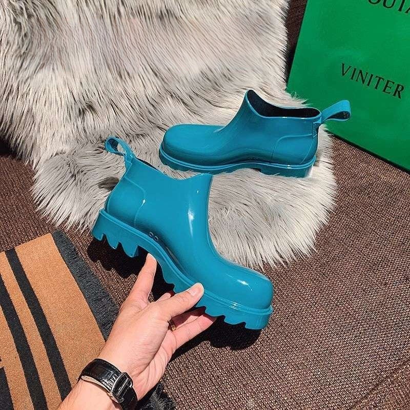 Unisex lietus zābaki virs ceļgala no PVC – bieza zole, ūdensizturīgi un pretslīdes rudens–ziemas sezonai