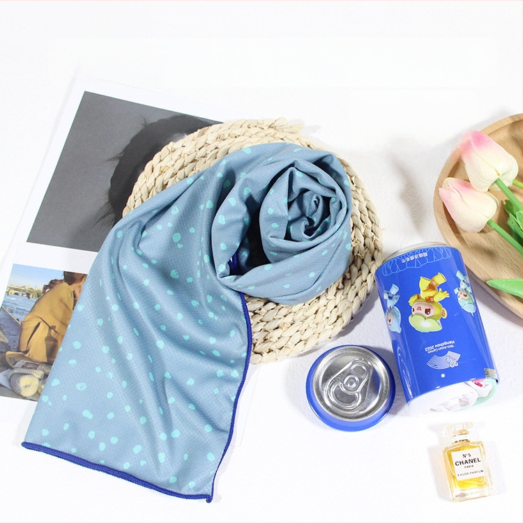 Спортна кърпа за бързо съхнене, полиестер, 100 г, абсорбция 5–10 с, печатно лого, персонализируема