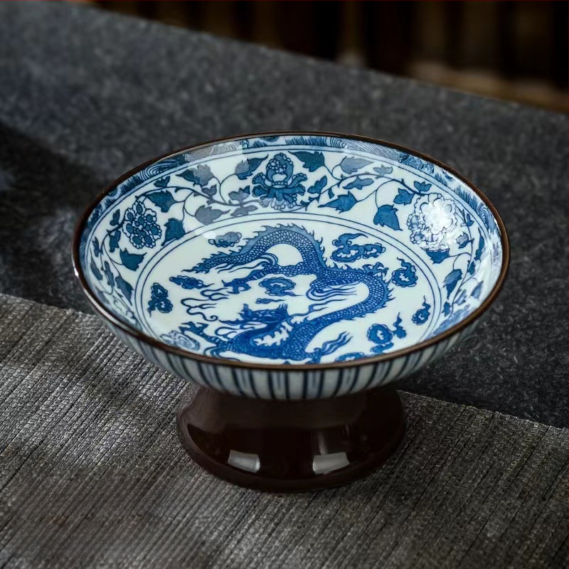 Porcelán gyümölcstál, vintage egyszerű stílus, 2023 szeptemberében bemutatva.