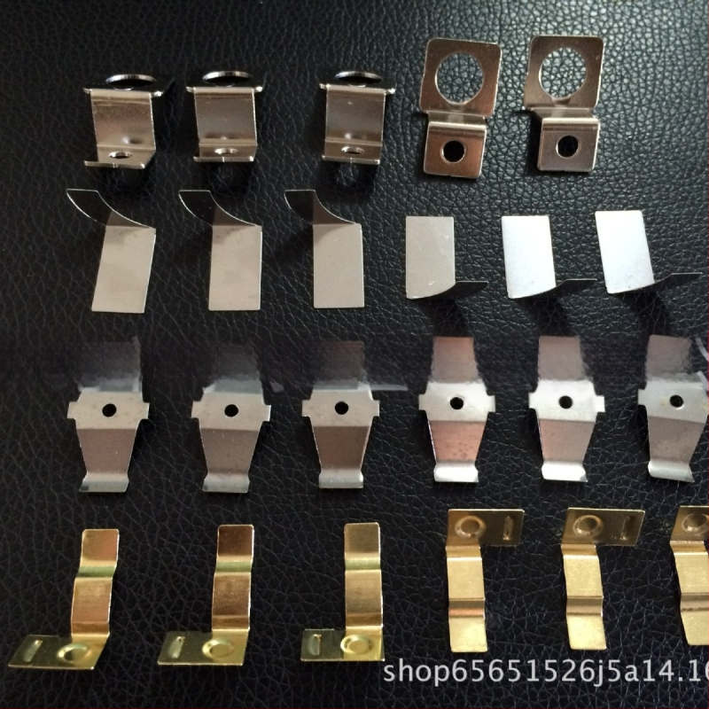 Vadošs kontakta loks elektronikas/bateriju piederumiem, Modelis YJ772 — Materiāli: fosfora bronza, berilija vara BeCu un nerūsējošā tērauda štancētas daļas — Zīmols Guangdong Sword