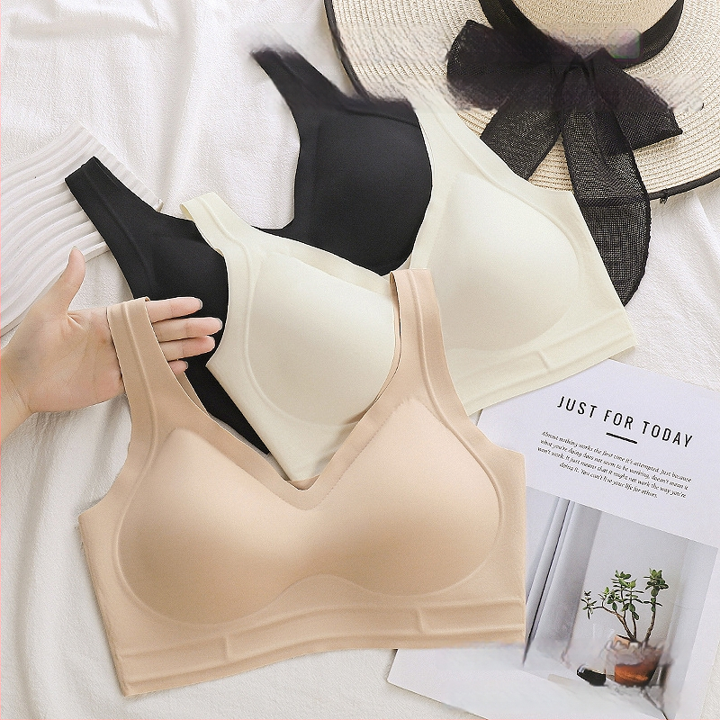 Nailoninė moteriška liemenėlė su pilnomis kaušelėmis, ploni formuojantys kaušeliai, vidinis pamušalas iš nailono, fiksuoti petnešos, be plieno žiedų, patogus dėvėjimas