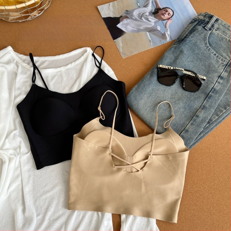 2370 Nailono nematomos apatinius su pakėlimo efektu, didelis U formos iškirptė, fiksuoti dvigubi petnešos, plonas viršutinis kupolas, kryžminė nugara