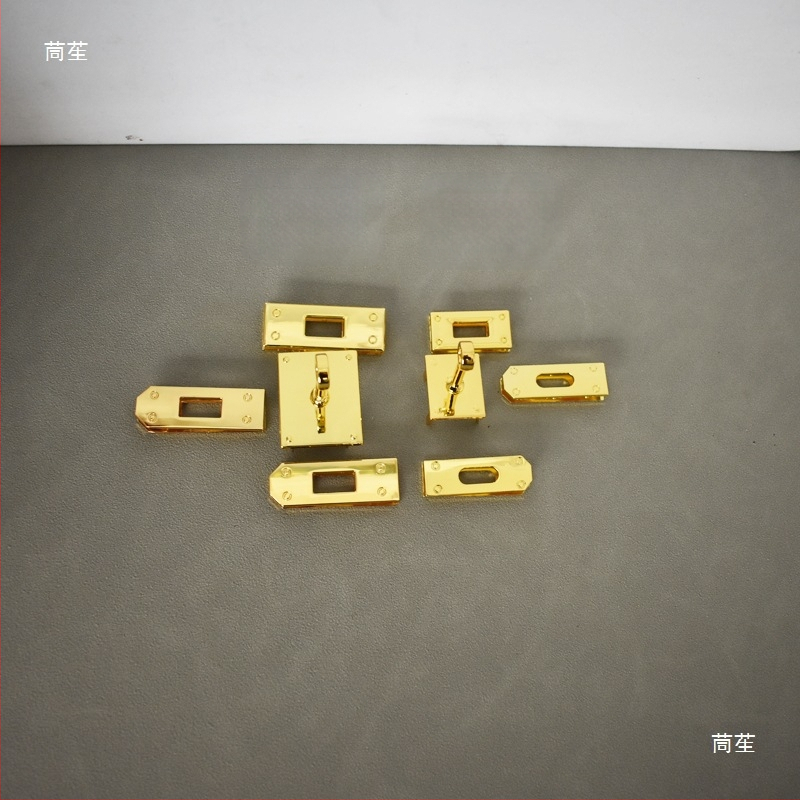 Rankų darbo kuprinės spyna ir sagties metaliniai komponentai