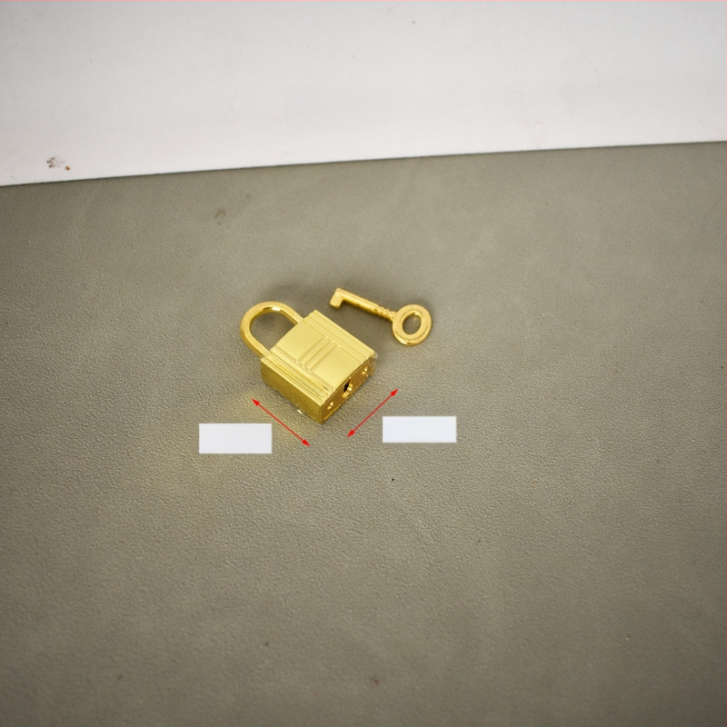 Rankų darbo kuprinės spyna ir sagties metaliniai komponentai