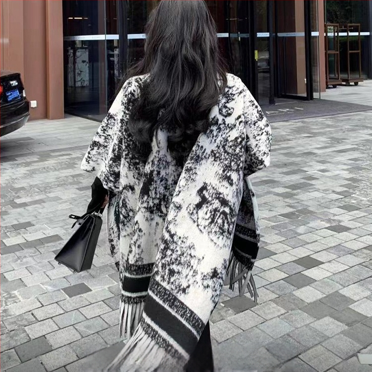 Női sál külső ruházat — selyem virág mintával, raktáron, 2025 téli kiadás, feldolgozás nélkül, tavaszra is alkalmas