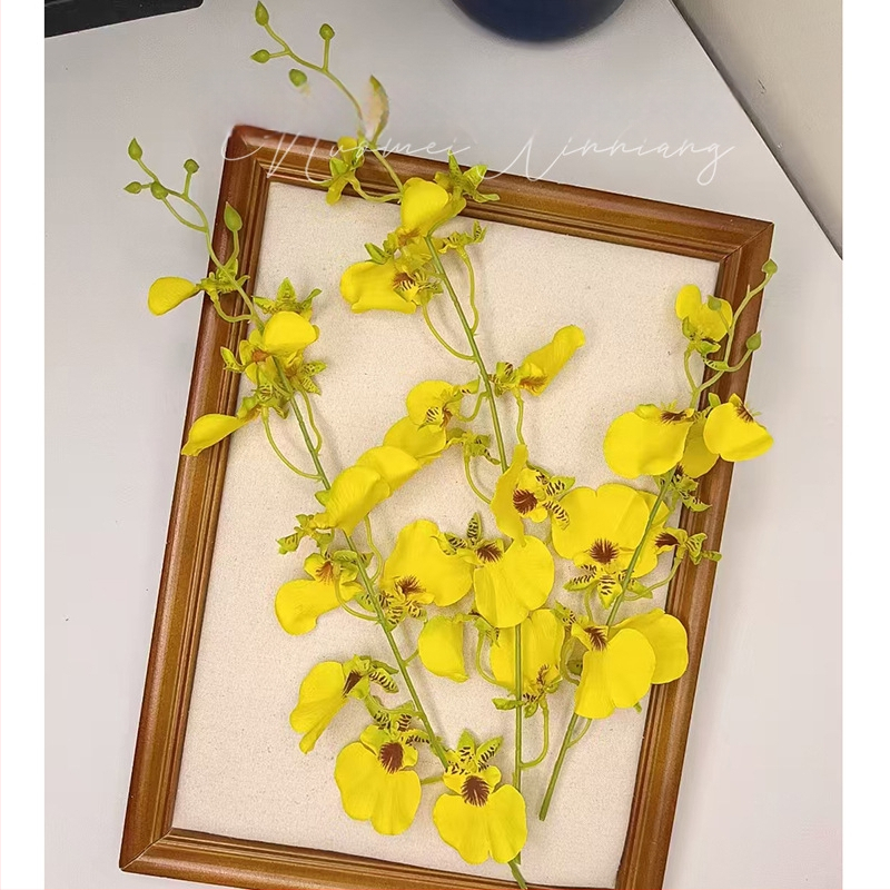 Gyermekeknek szóló hajtű — fémből készült orchideás dísz, fotókellék, menyasszonyi hajdísz