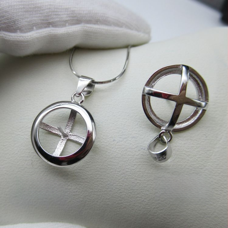 Висулка за огърлица от стерлингово сребро 925 – геометрична форма, перлен акцент