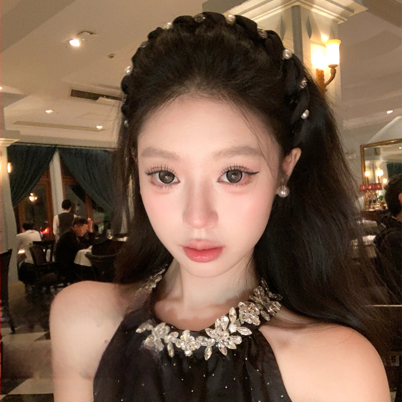 Francia stílusú csillogó gyémánt-gyöngy hullámos fejpántja, kézzel készített satinból, nőknek