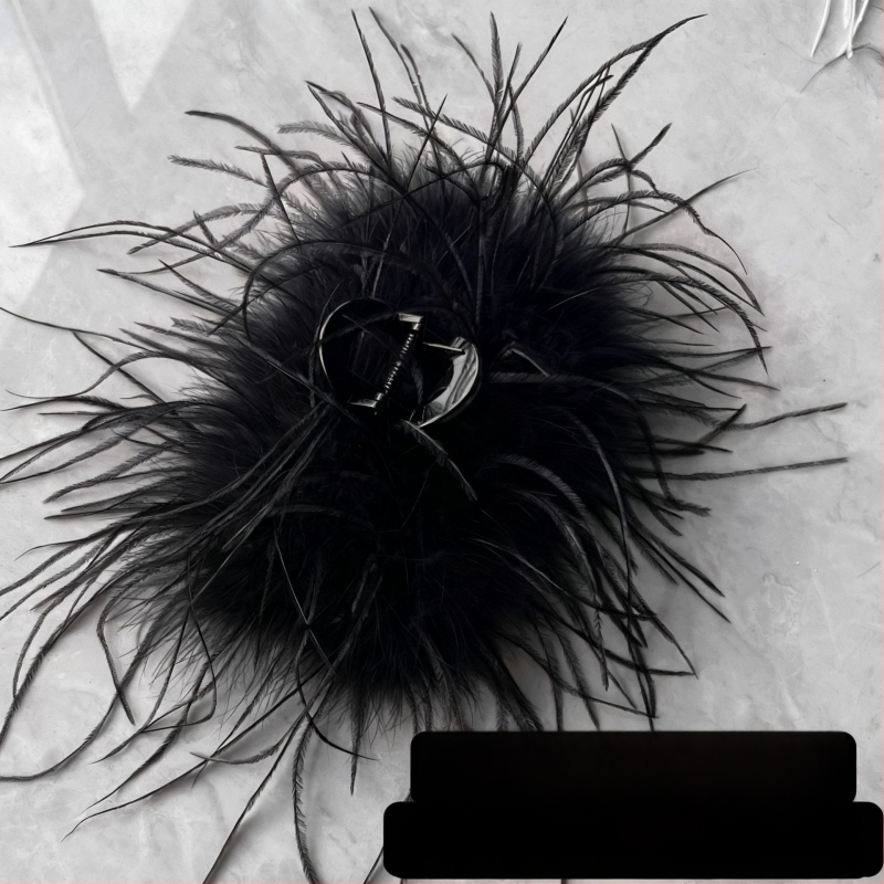 Hajcsat tollas díszítéssel – Szuper Tündér Stílus, kézzel készített fejfedő kiegészítő (Anyag: Tollak; Stílus: Szuper Tündér Tollas; Gyártás: Kézzel készített; Kategória: Fejfedő kiegészítő)