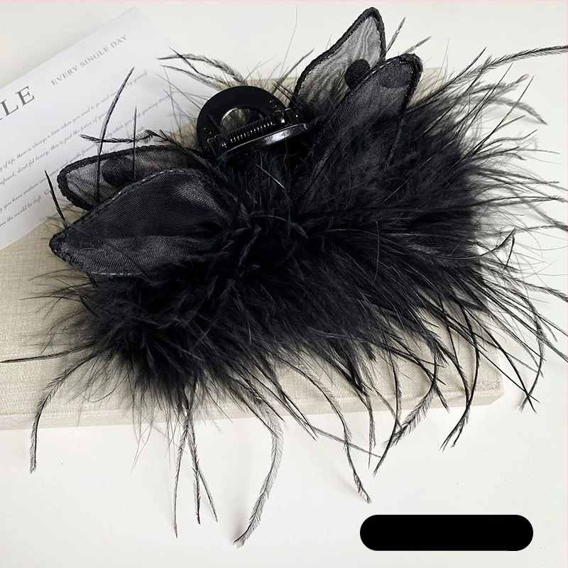 Hajcsat tollas díszítéssel – Szuper Tündér Stílus, kézzel készített fejfedő kiegészítő (Anyag: Tollak; Stílus: Szuper Tündér Tollas; Gyártás: Kézzel készített; Kategória: Fejfedő kiegészítő)