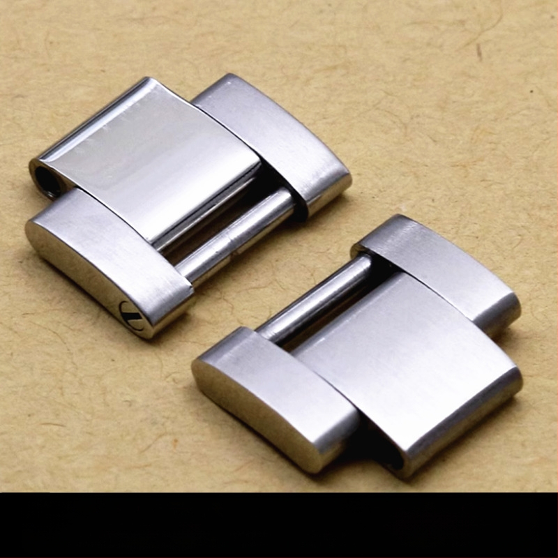 Nerūsējošā tērauda pulksteņa siksna ar slēptu trīs saišu paplašinājumu, matēts virsma, skrūvju savienojumi