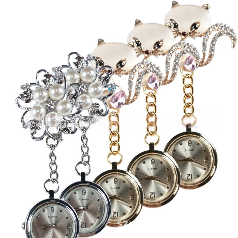 Ρολόι τσέπης με κίνηση Quartz, διακριτικά διαμάντια, γλυκό σχέδιο νοσοκόμας σε καρτούν, παγκόσμια ώρα, τρία χέρια