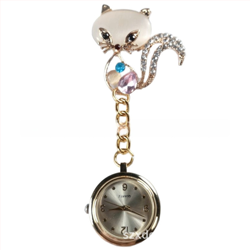 Ρολόι τσέπης με κίνηση quartz, διακριτικά διαμάντια, χαριτωμένο σχέδιο με νοσοκόμα και γιατρό σε καρτούν, ένδειξη με τρεις δείκτες, κατάλληλο για εξετάσεις