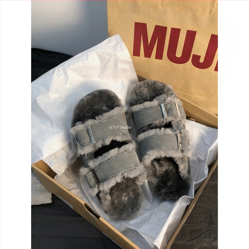 Topánky Birkenstock štýlu s hrubou podrážkou, vrchný materiál z teľacej semiš, VNútorná výstelka z umelej krátkej chlpatiny, gumová podrážka, zapínanie s prackou