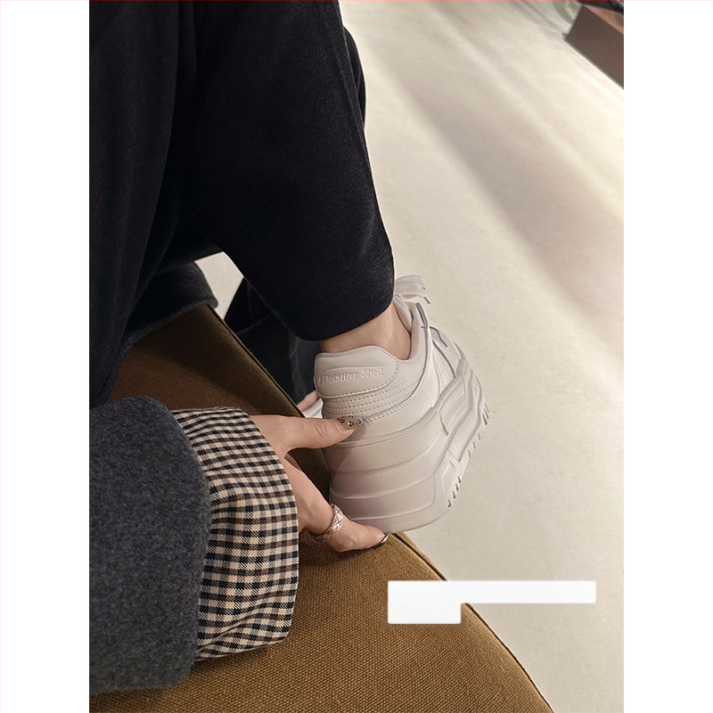 Pantofi sport casual pentru femei, cu șireturi, din piele de vițel la partea superioară, căptușeală din microfibră, talpă groasă din cauciuc, branț din piele microfibră