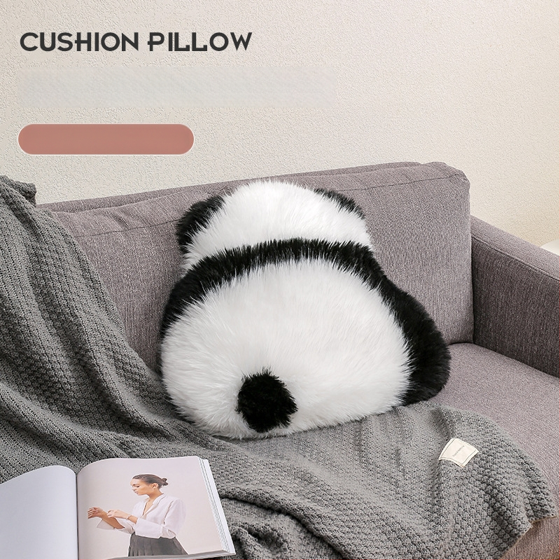 Perne cu husă plușată și siluetă panda pe spate, pernă drăguță pentru noptiere/canapea, stil INS. Specificații: Material husă: pluș; Umplutură: PP bumbac; Model: 60682086; Tehnică cusut: splicing; Stil: desen animat/INS