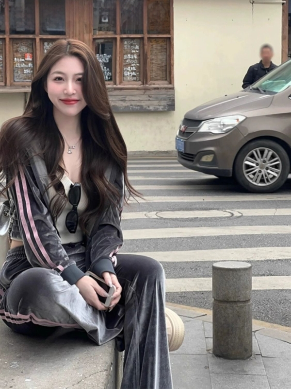 Set trening velur pentru femei, stil coreean, din două piese cu geacă lungă și pantaloni 3/4, imprimare și vopsire, țesătură PVC, Primăvara 2025