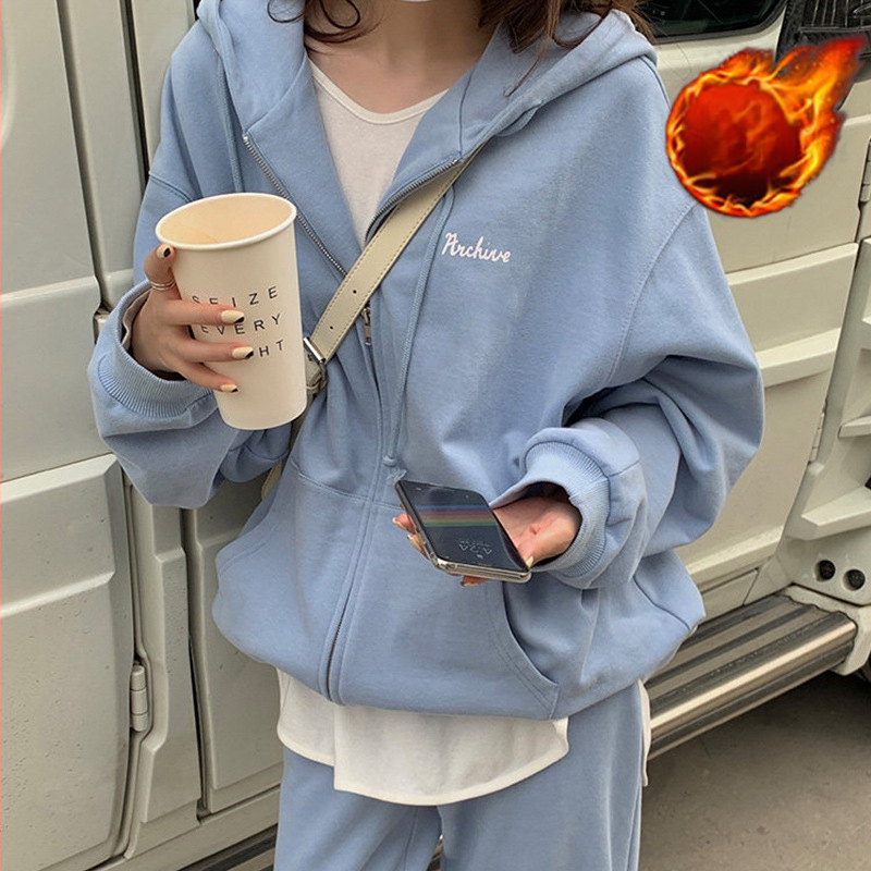 Set de două piese pentru femei, căptușit cu fleece — hanorac cu glugă și fermoar + pantaloni casual, poliester, stil urban, iarna 2024