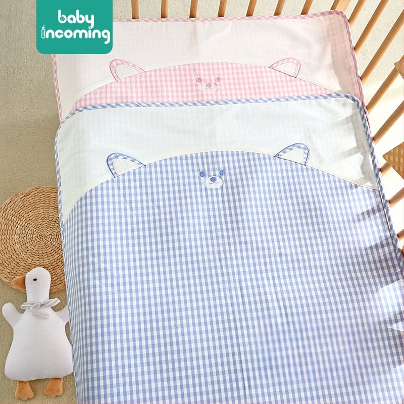 Бебешки мат Ramie, клас А, за възраст 1–6 години, с кант и принт на карикатури