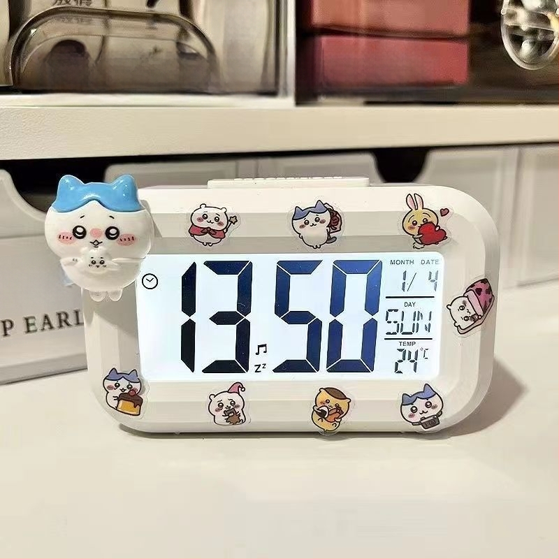 Будилник с LED цифров дисплей, батерийно захранване, електронно движение, едностранен, карикатурен стил.