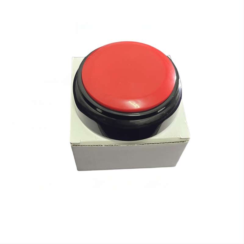 Говорещ часовник със регулируем обем и календар, захранван с батерия, електронно движение, пластмасов корпус