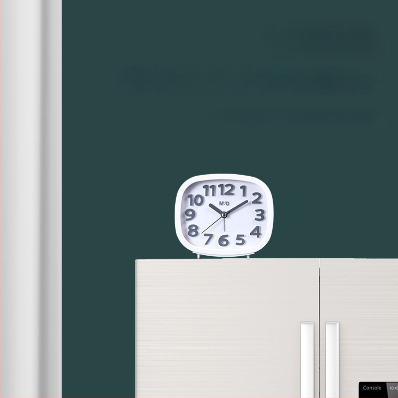 Будилник за нощен шкаф – LED дисплей, кварцов механизъм, захранване от батерии, едностранен дисплей, In Time