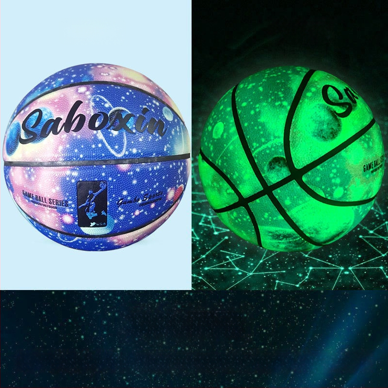 PU basketbalová lopta so svetlou fluoreskenciou a reflexnou úpravou, s jemnou koženou textúrou — pre dospelých a študentov