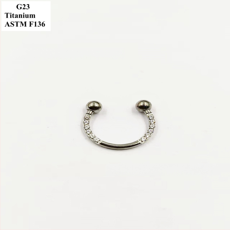 Nosový prsteň, G23 titanová zliatina, tvar U, zirkónové kamene, C-tvarovaná otočná gulička