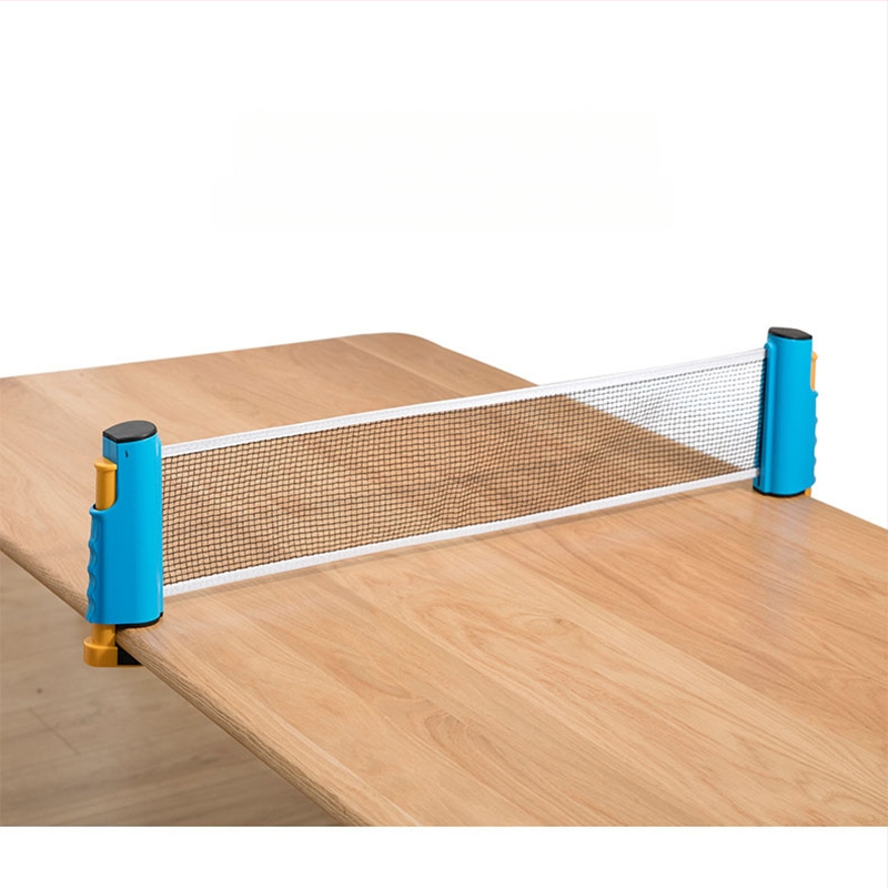 Set stolného tenisu – 4 rakety a 6 loptičiek, sieťka s prenášacím obalom – Wilson, základná doska z poplar dreva, antiadhézová guma, horizontálna raketa, tlač loga k dispozícii