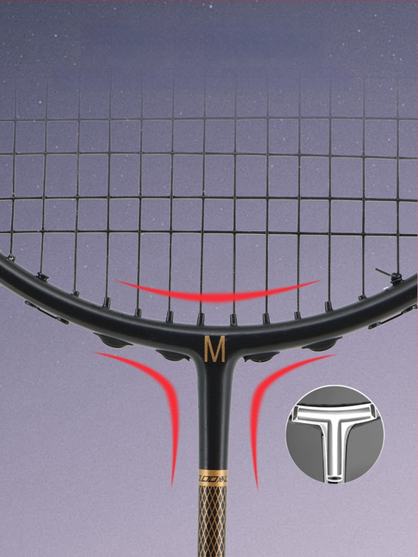 Badmintonová raketa s karbónovým rámom • hmotnosť 80–84 g • dĺžka 674±5 mm • hrúbka gripu G-5 • typ rakety: rovný hriadeľ