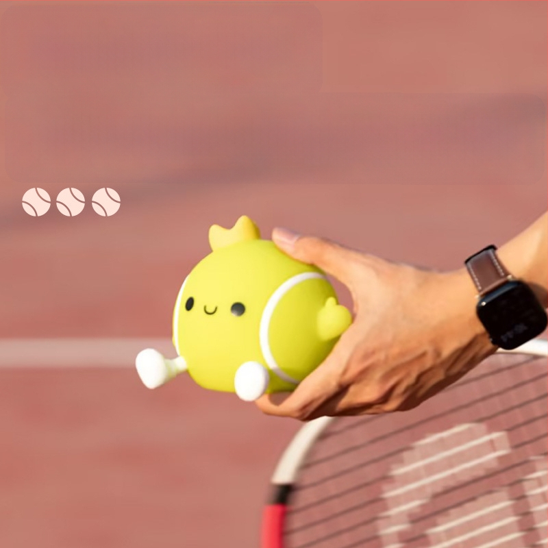 Nočná lampa v tvare tenisovej rakety, USB nabíjanie, silikónové tienidlo, vstavaná batéria, napätie ≤ 36 V, FCC certifikované