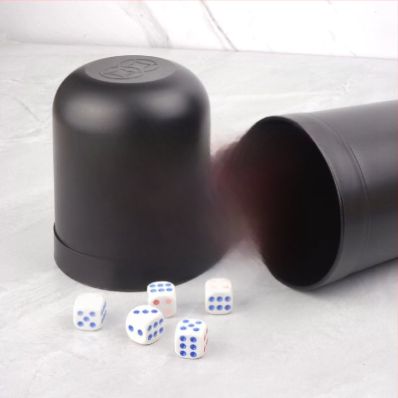 Комплект чаши за зарове – ABS конструкция; за бар, караоке и нощни клубове; за игри със зарове.