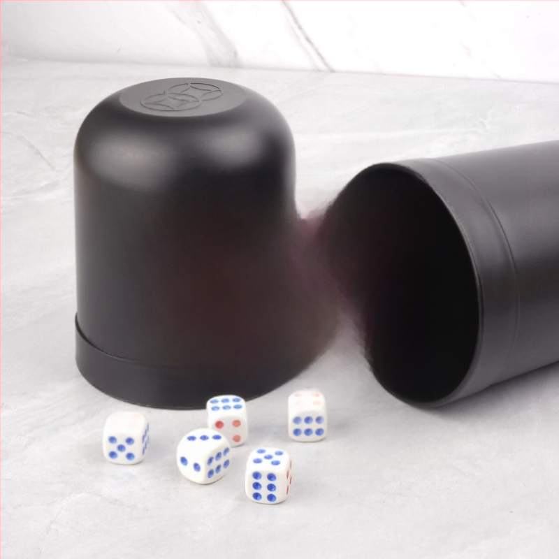 Комплект чаши за зарове – ABS конструкция; за бар, караоке и нощни клубове; за игри със зарове.