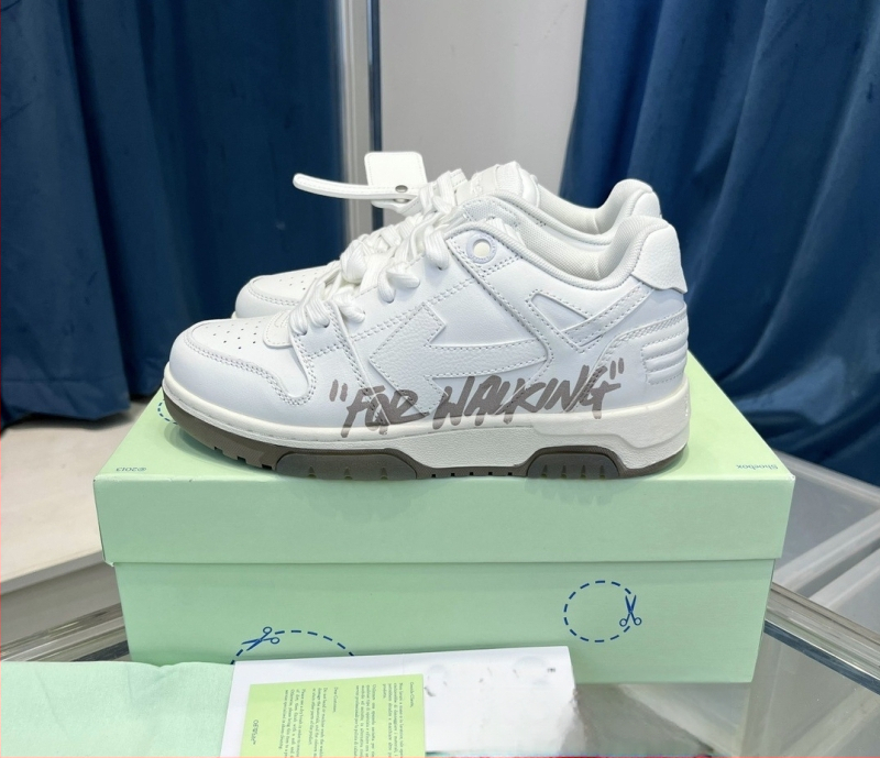 Unisex sportbačiai su storesne padu augim – odinė viršutinė dalis, gumos padas, raišteliai priekyje, kvėpuojantys, atsparūs slydimui